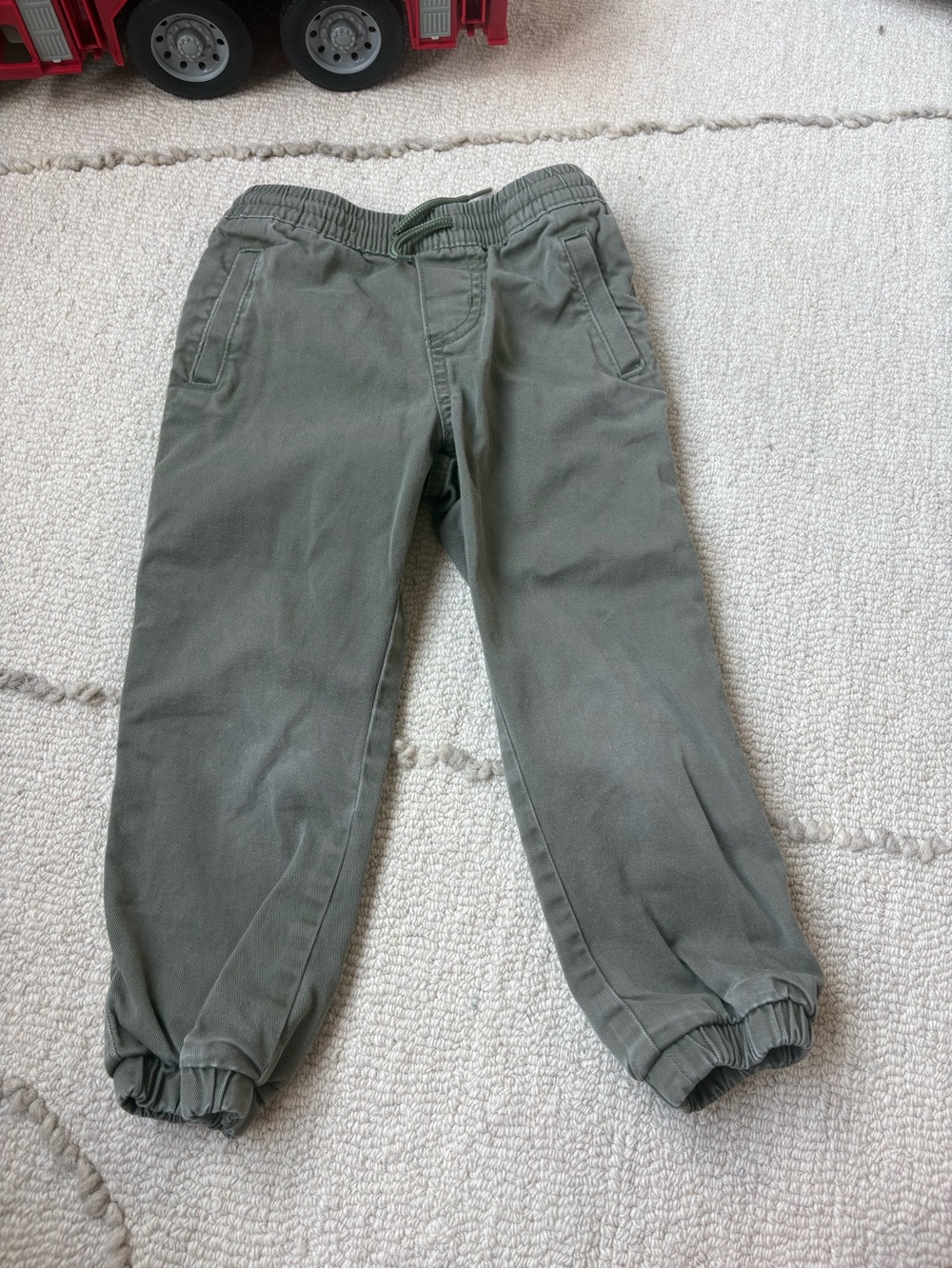 OLD NAVY | Olive Green Khaki Joggers - GUC
